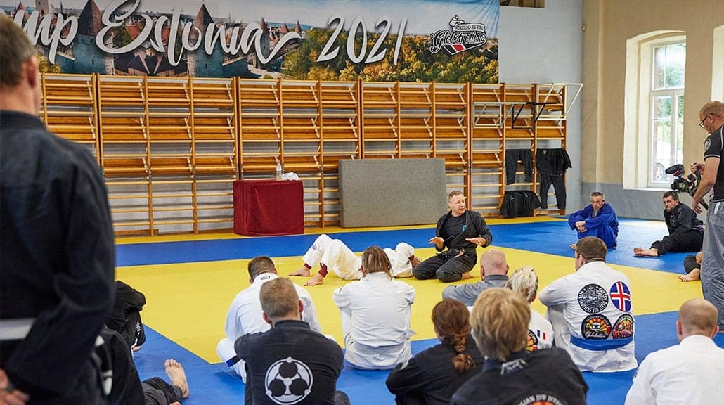 Watch a BJJ class before joining: what the sidelines reveal