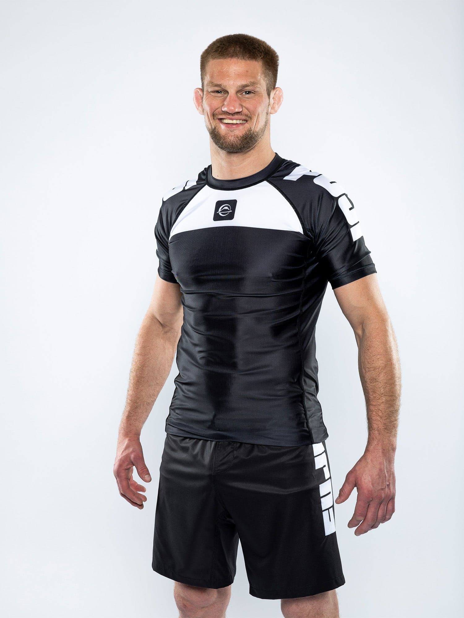 How a BJJ rashguard should fit when you actually move