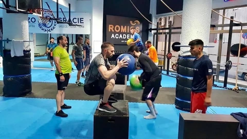 ΑΣ ΡΩΜΙΟΣ / ROMIOS AC JIU JITSU ACADEMY RENZO GRACIE TEAM VERIA — Brazilian Jiu-Jitsu in Veria, Greece.