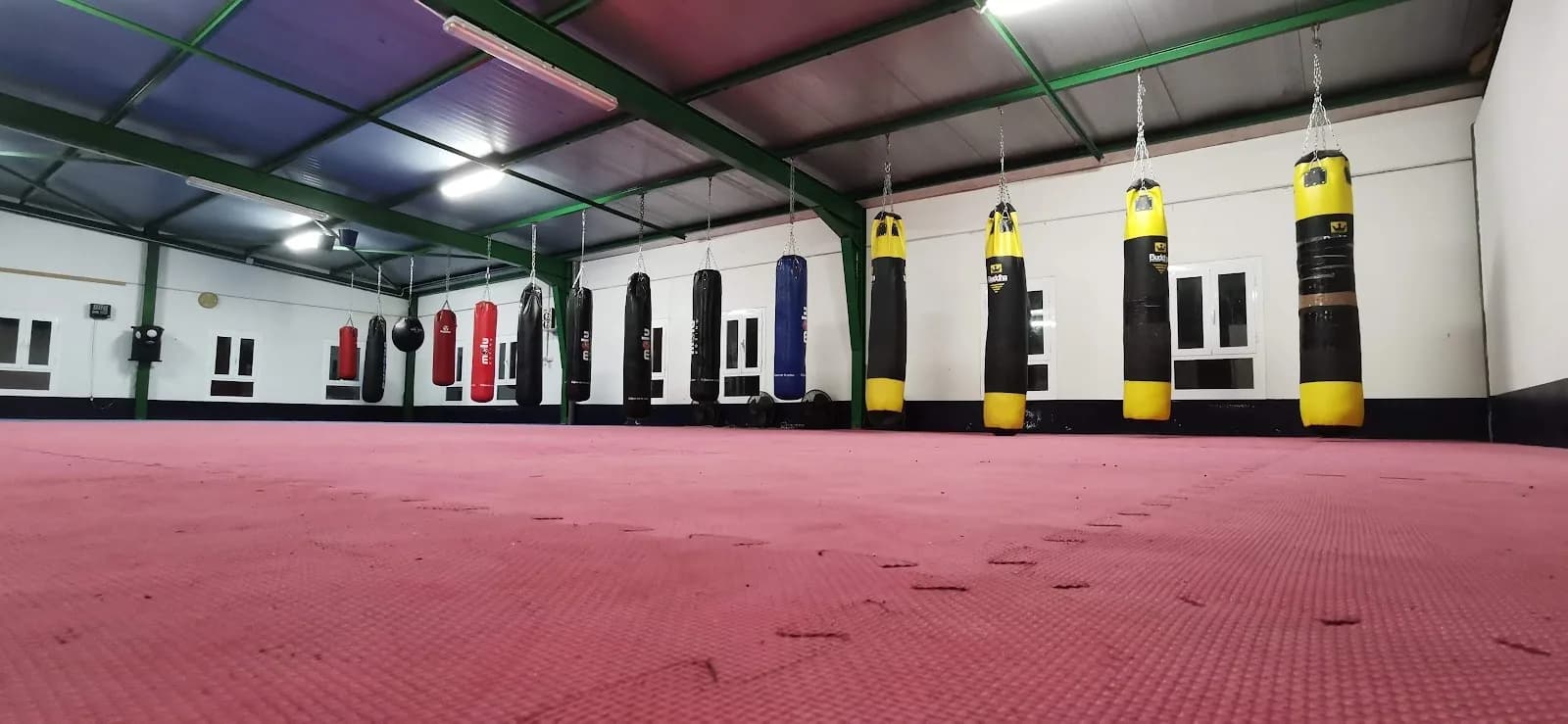 Club deportivo KM-Boxing - Kick K1, BJJ, KRAV MAGA — Brazilian Jiu-Jitsu in Chiclana de la Frontera, Spain.