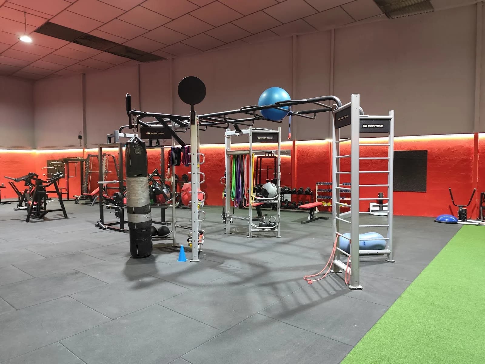 Strong Fight And Fitness | Jiu Jitsu y MMA en granada — Brazilian Jiu-Jitsu in Churriana de la Vega, Spain.