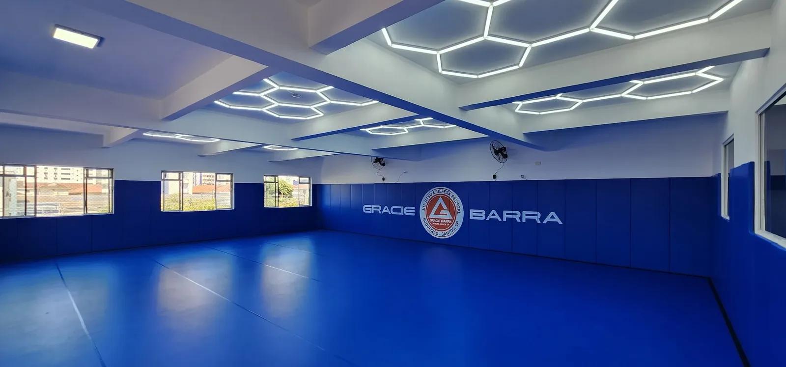 Imagem de destaque da Gracie Barra Boqueirão, Jiu-Jitsu e Defesa Pessoal em Santos, SP, academia de jiu-jitsu em Santos